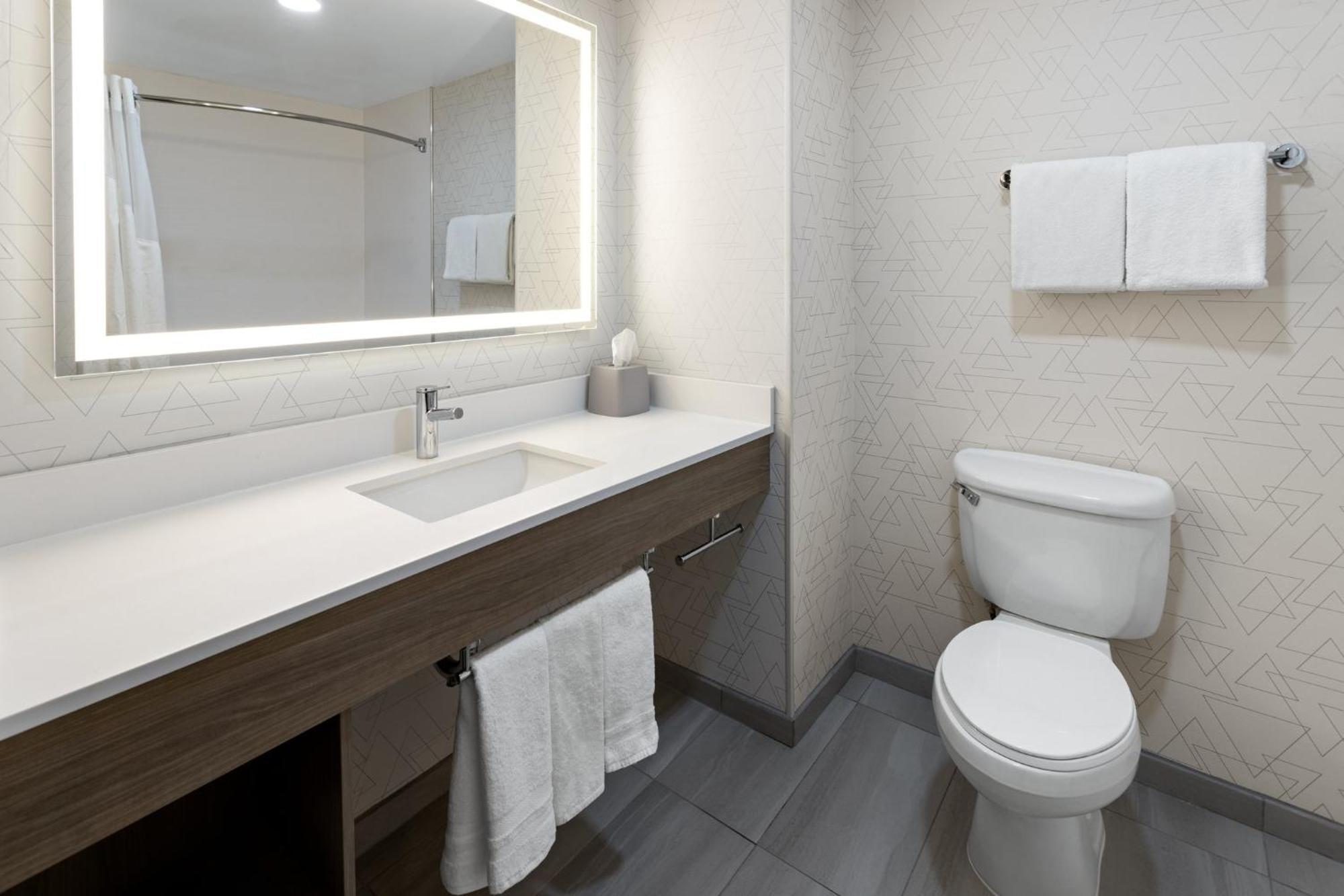Holiday Inn Express Hotel & Suites Freeport By Ihg מראה חיצוני תמונה